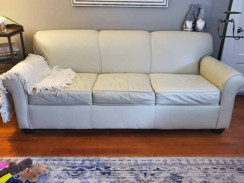 Cream Leather Sleeper Sofa (Queen)