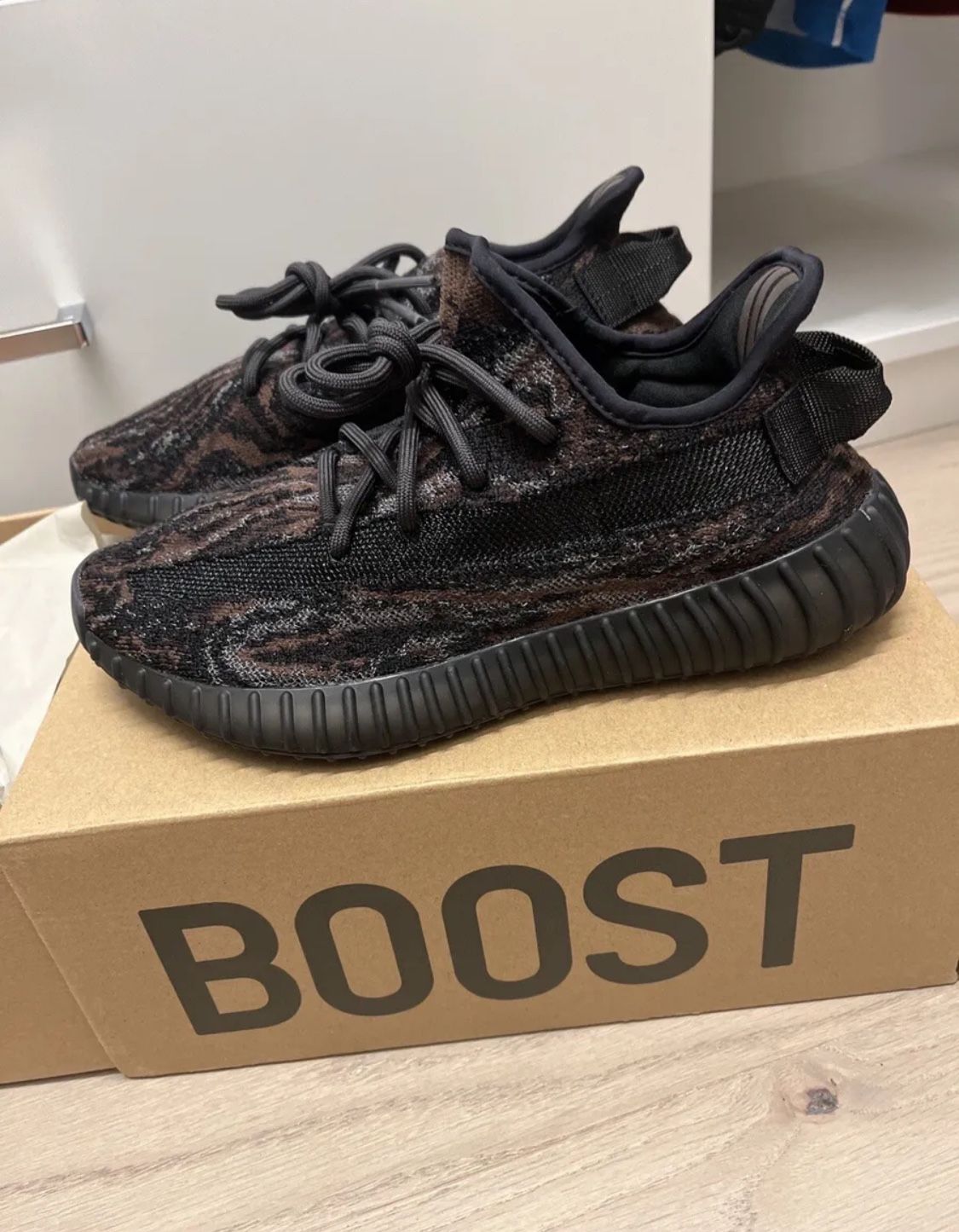 Yeezy 500 Yeezy Boost 350 Pirate Black Box Yeezy 500 Boost 350 Yeezy Black  Adidas Yeezy Boost 350 V2 MX Rock Size: US M