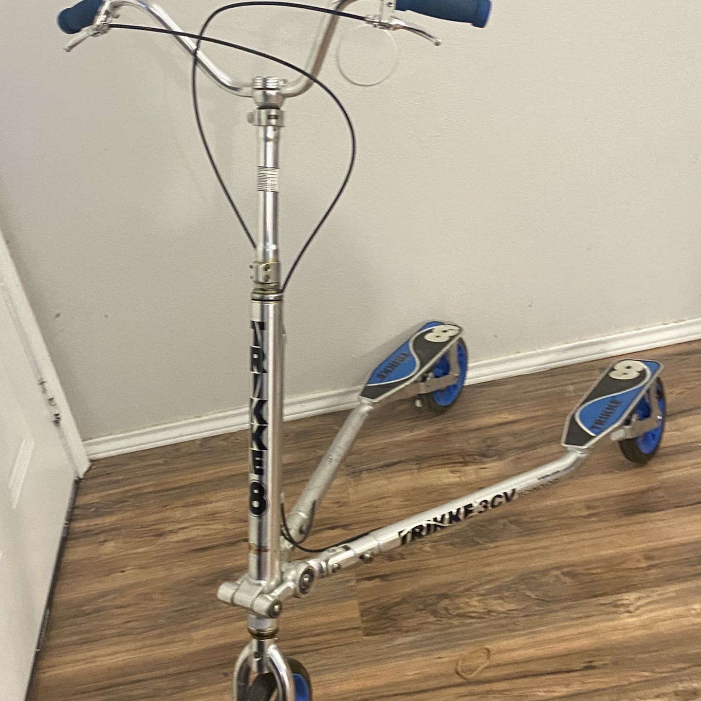 Trikke 8 3CV Carving Cambering Trike Adult Scooter for Sale in