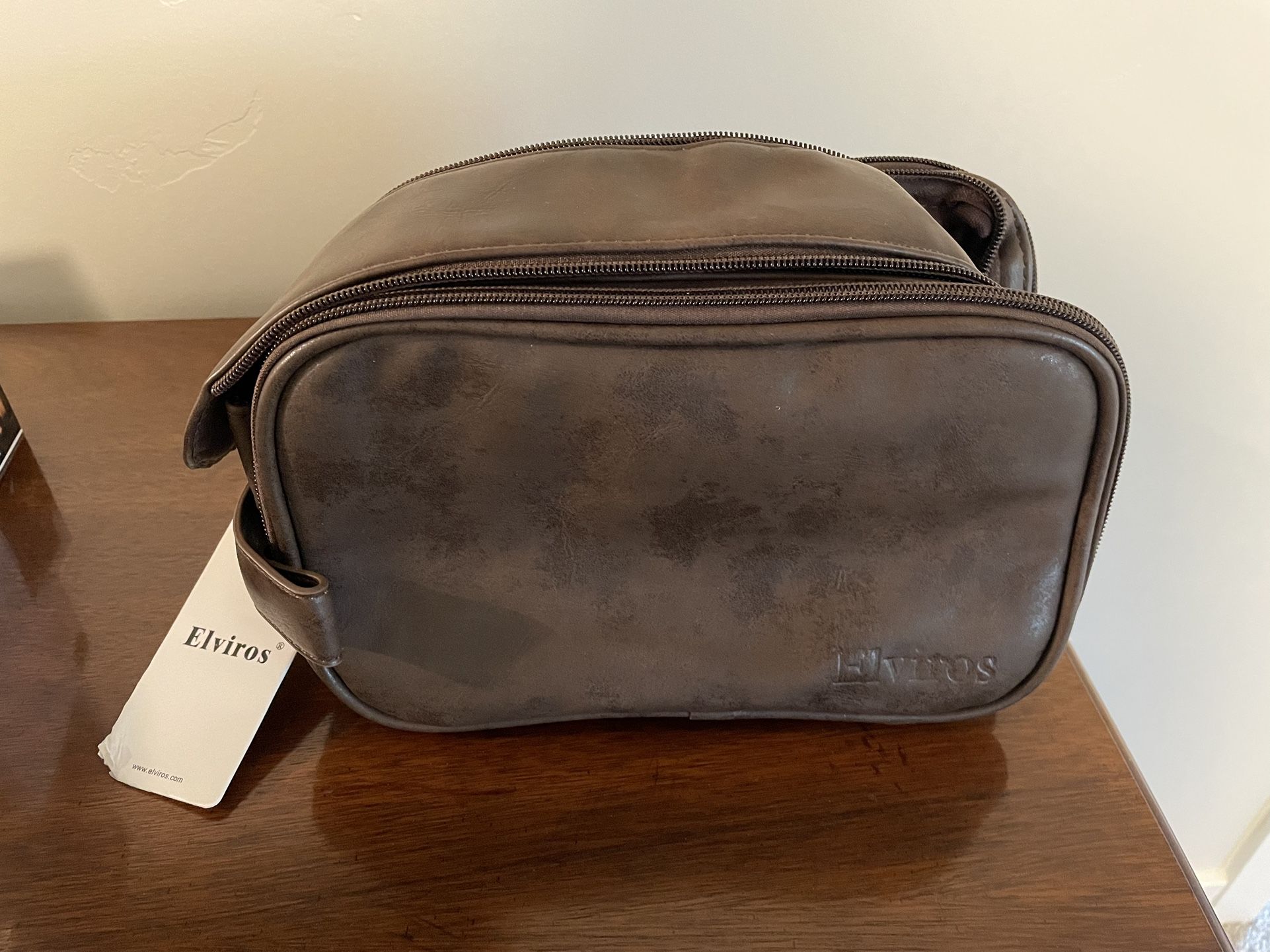 Men’s Leather Travel Toiletry Bag - BRAND NEW