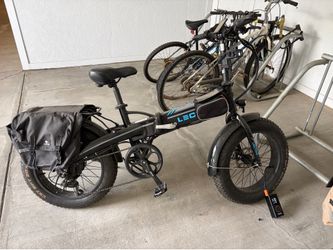 Lectric XP Folding Electric Bike | Only 240 Miles | Battery Excellent | Includes Lock & Pannier Bag