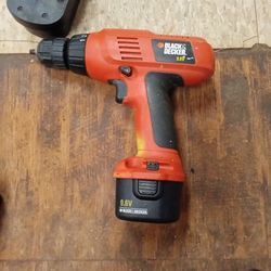 Black And Decker 1/2 Drill Driver With Batterry