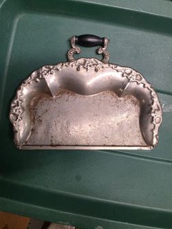 Victorian crumb catcher