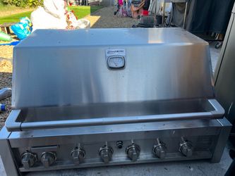 Barbeques Galore Grand Turbo 38” Natural Gas BBQ – 6 Burner