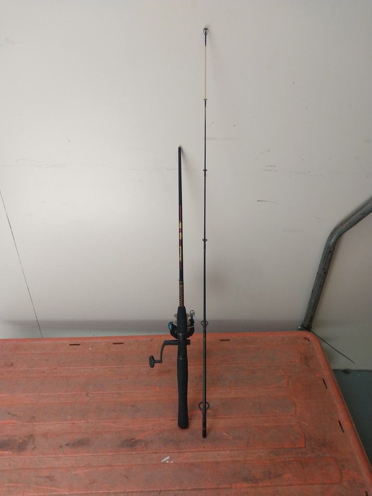 Ugly Stik Shakespeare Pole With Zebco Reel Combo  Fishing
