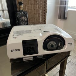 Epson Projector Short Throw