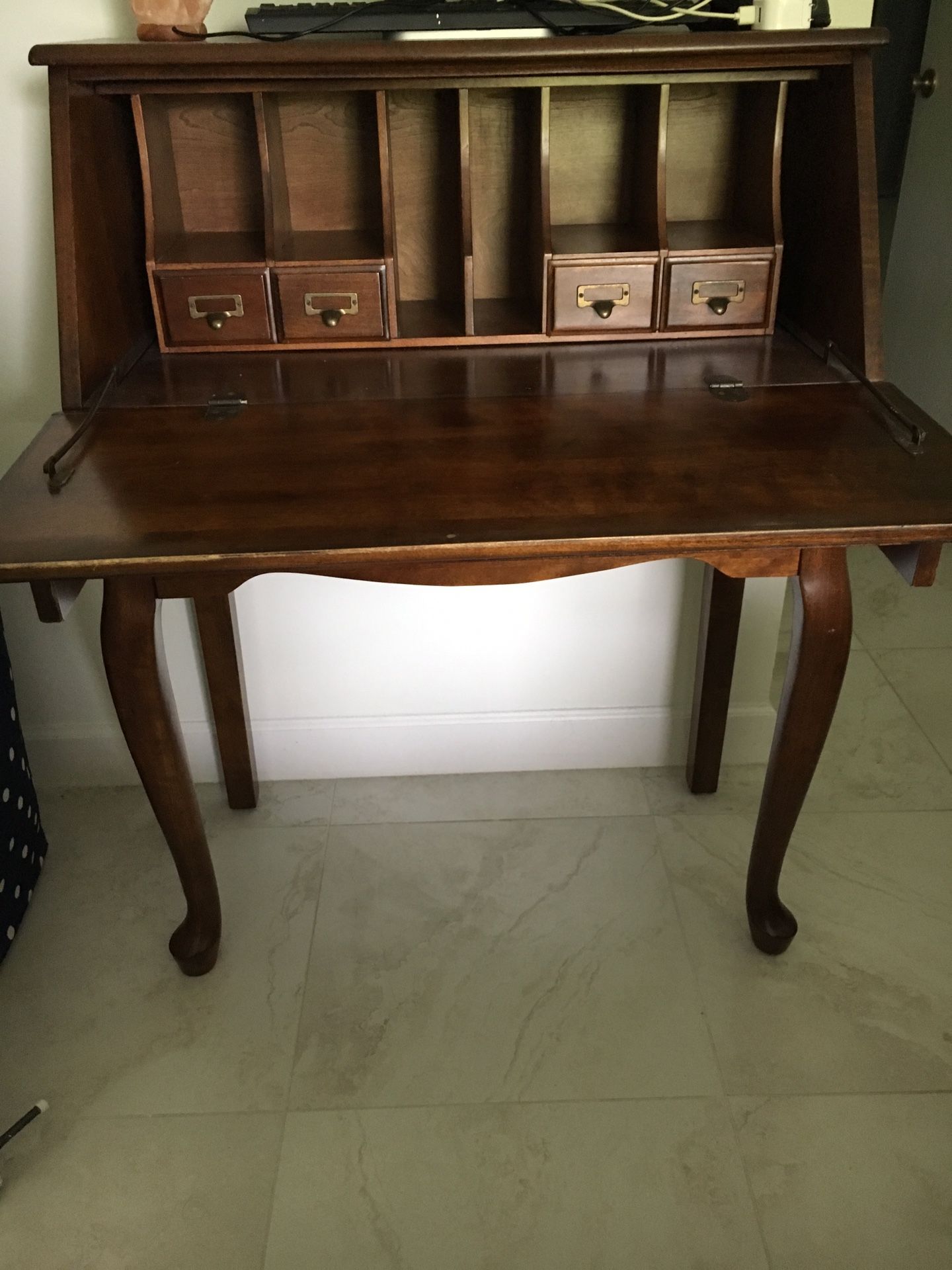 Antique desk beautifull amazing condition