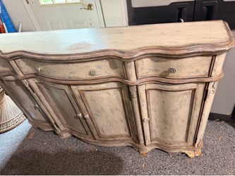 Hutch / dresser