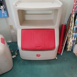 Step 2 Lift And Hide Toybox And Play Area 