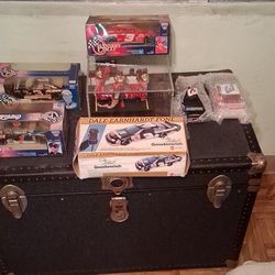 Selling dale Earhart cars diecast