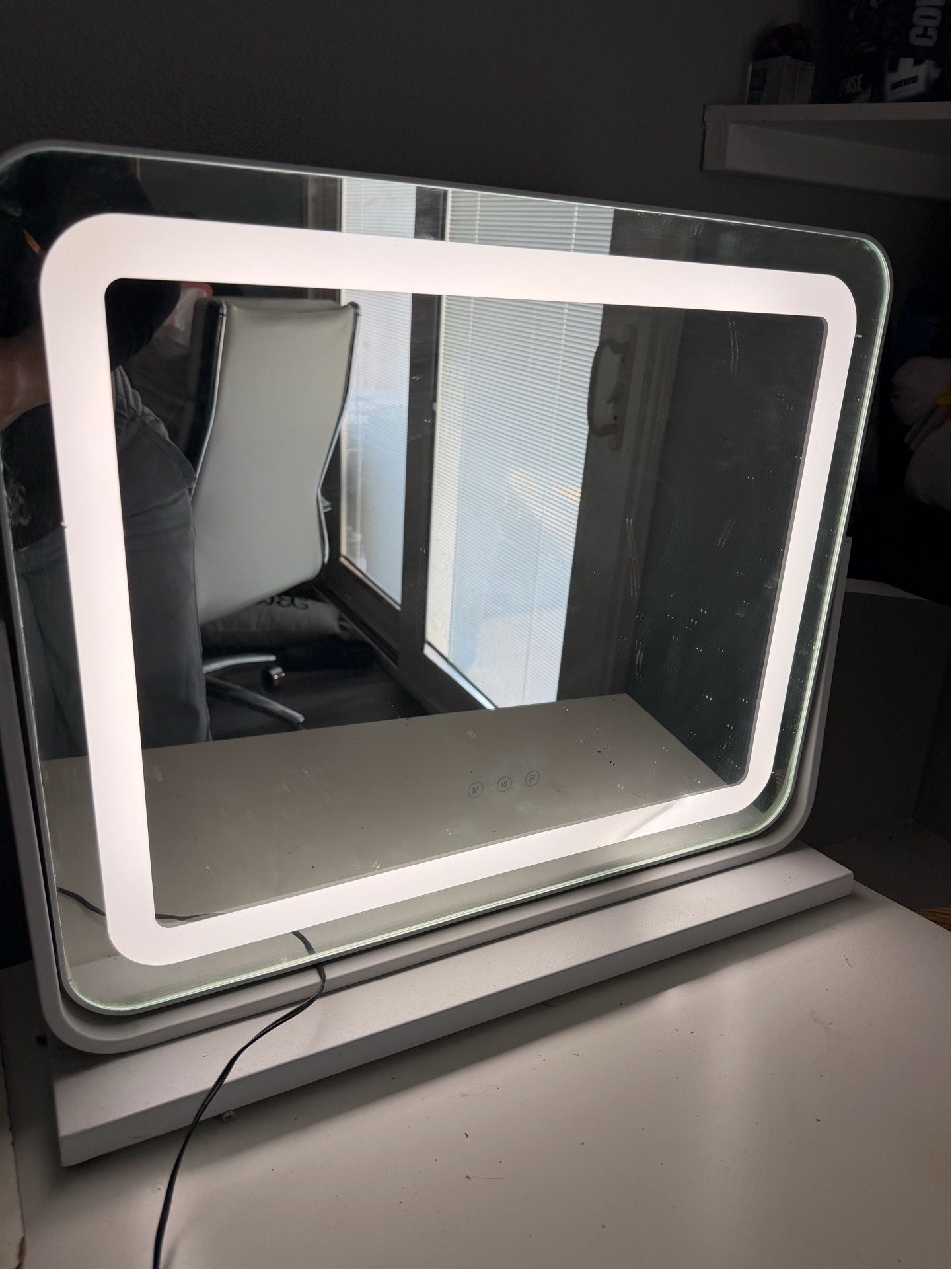 LED makeup mirror
