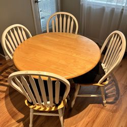A America Wood Dining Table And Chairs 