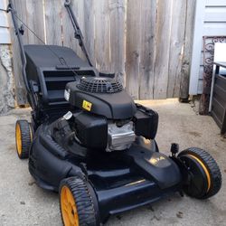 Poulan Pro 22" Inch 4 X 4 Self Propelled Lawnmower With Bag And Honda Engine 