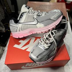 Nike Zoom Vomero Women’s Size 11 Men’s Size 9.5