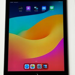 Apple iPad 6 6th Generation  9.7” 32GB Wi-Fi Tablet Space Gray
