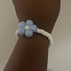 Blue Daisy Heishi Bead Bracelet | Handmade Stretchy Jewelry