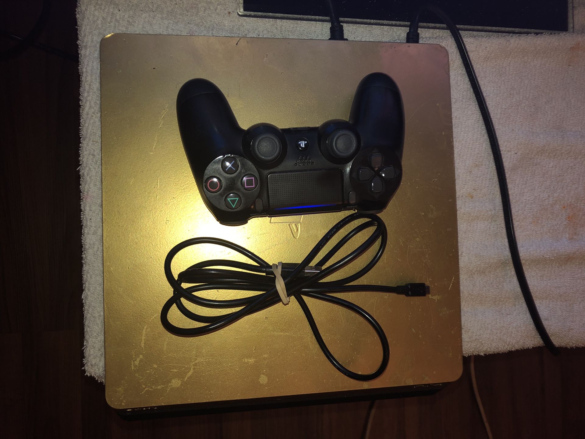 Custom Ps4 Gold and Black