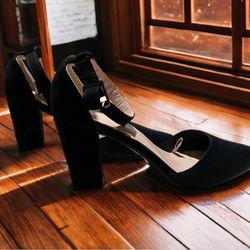 Black FOREVER Ankle Strap Block Heel Pumps – Size 6.5