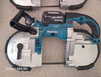 Makita XBP02Z 18V LXT Cordless Portable Band Saw with (1) 5.0Ah Battery - Tested