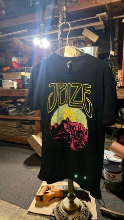 T shirt size medium
