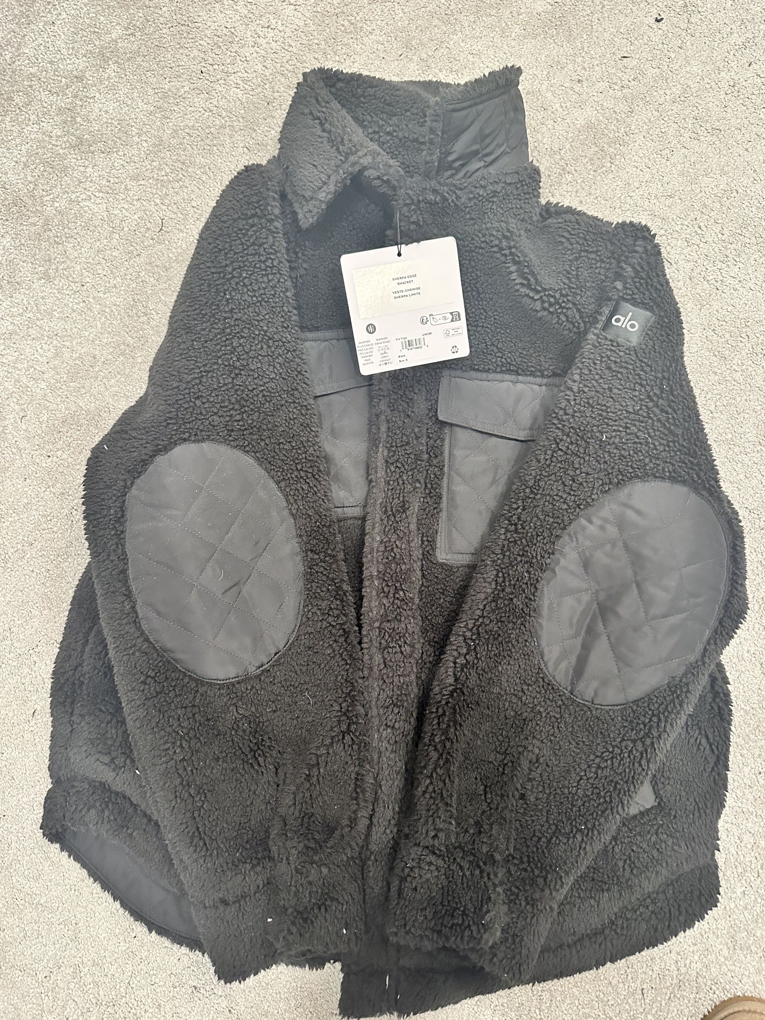 ALO - sherpa edge jacket. size SMALL