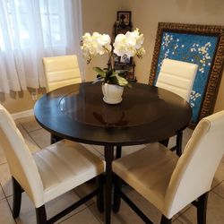 Modern Dining Table and Chairs 