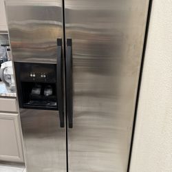 Whirlpool Stainless Steel Side-by-Side Refrigerator Ice Maker Water Dispenser