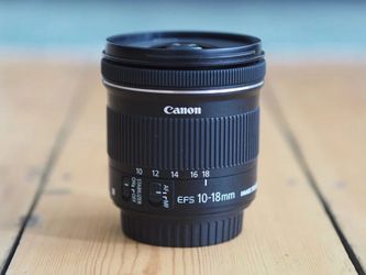 Brand new never used Canon EF-S 10-18mm f/4.5-5.6 IS STM