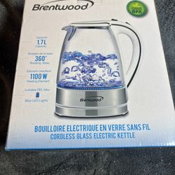 Brentwood  Tempered Glass Electric Kettle, 1.7 Liter