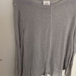 Gray long sleeve shirt