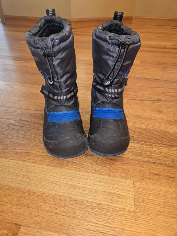 Keen BIG Kids Snow Troll Waterproof Boot- Size 3
