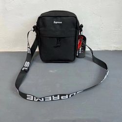 Supreme SS18 Shoulder Bag Black