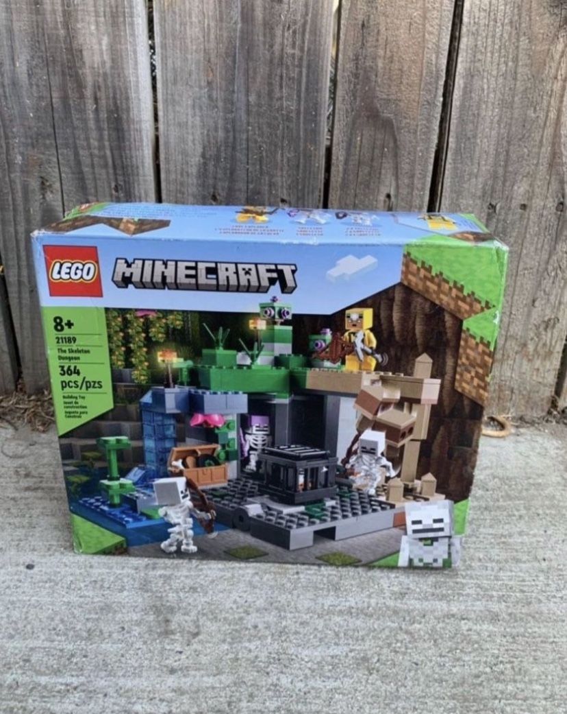 Brand New SOLD OUT Minecraft Skeleton LEGO