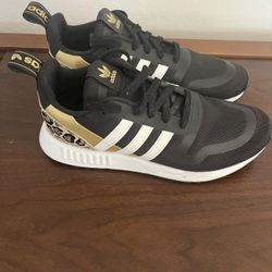 Adidas Tennis Shoes