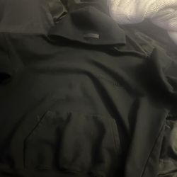 black essential Size M Fit a Small To