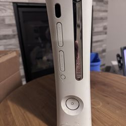 XBOX 360, 60 GB With 5 Games 
