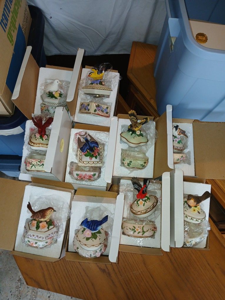 10 Small Trinket Size Music Boxes