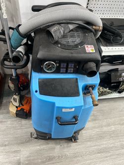 Carpet shampooer/steamer