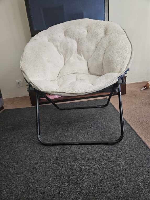 White Sherpa Saucer Chair