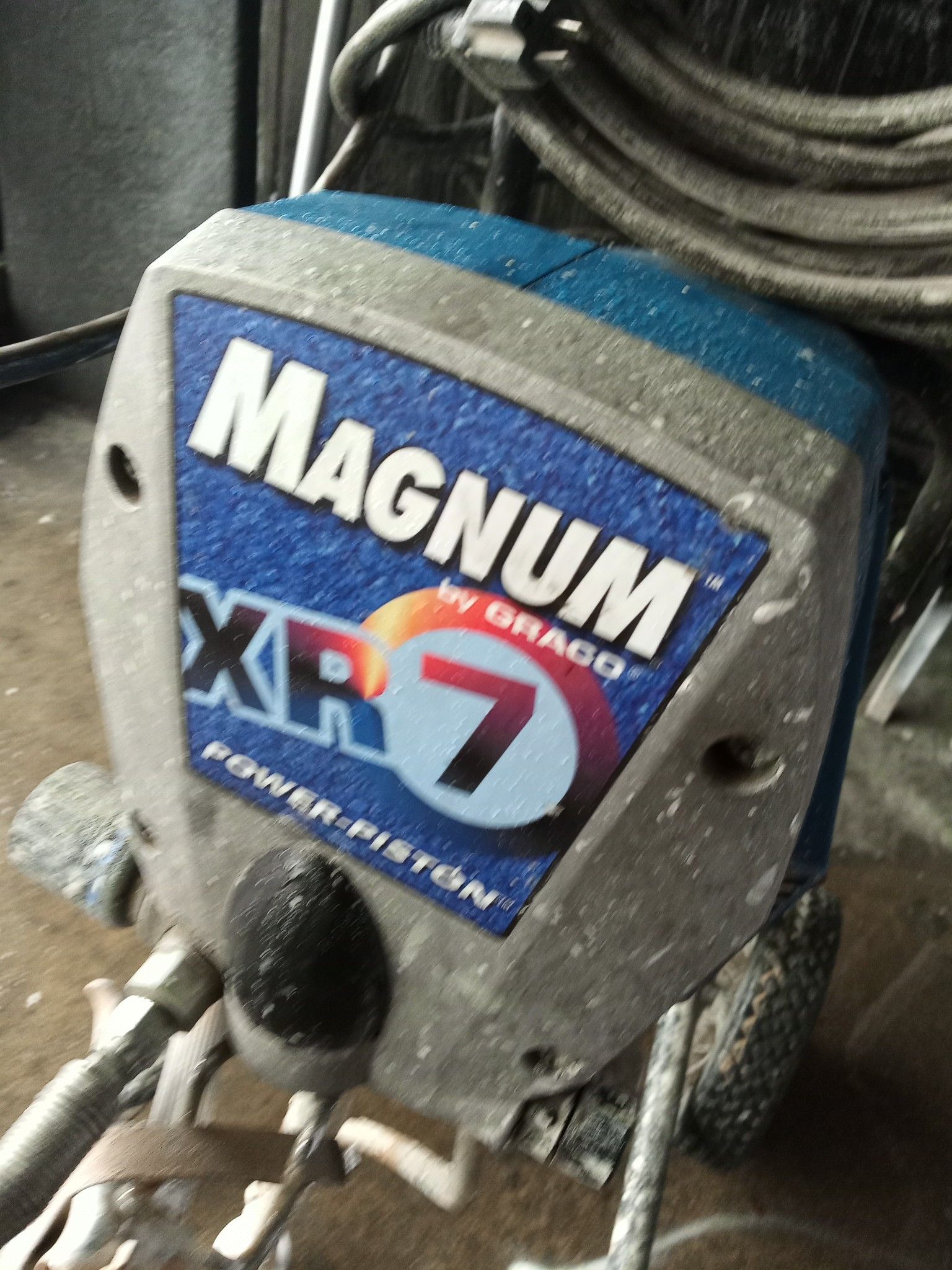 Magnum Xr7 by Graco Power Piston Electric Airless Paint Sprayer