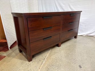6 Drawer Dresser with Shallow Top Catch All Indent
