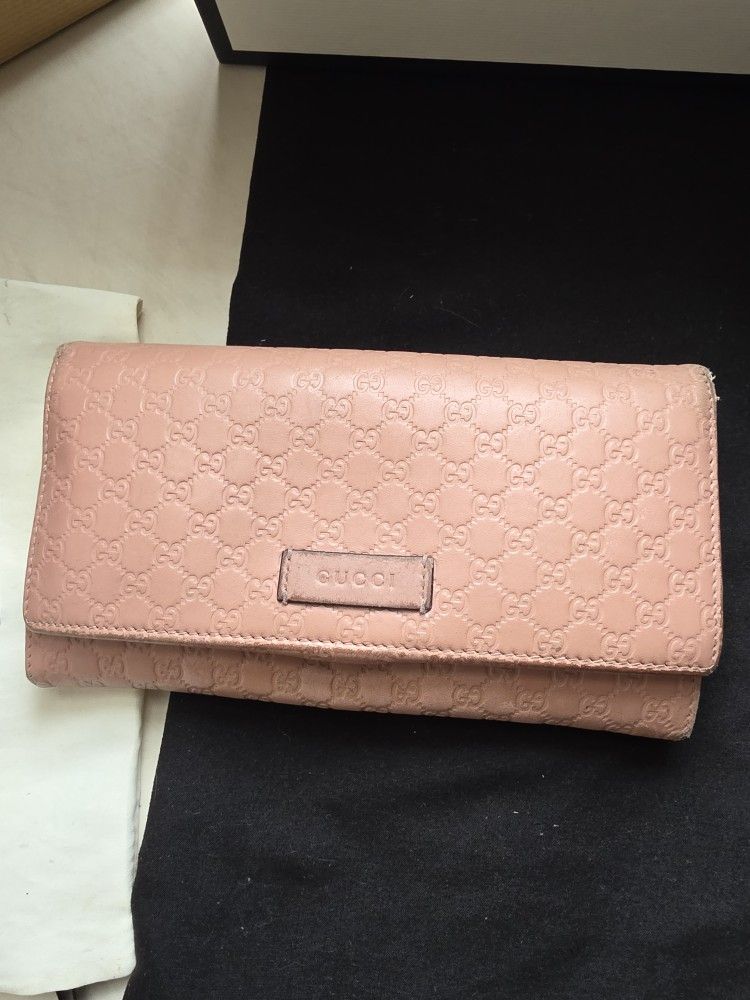 Gucci Pink Leather Micro GG
Guccissima Wallet