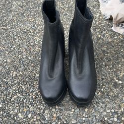 Sorel Boots Barely Worn 