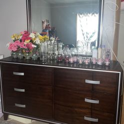 Traditional  6 Drawer Chest Dresser