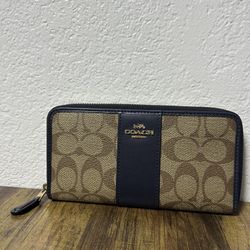COACH LARGE WALLET
