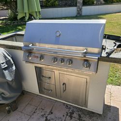 Free BULL BBQ with Island