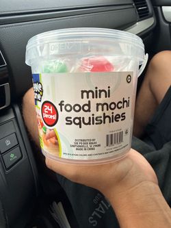 Mini mochi squishes