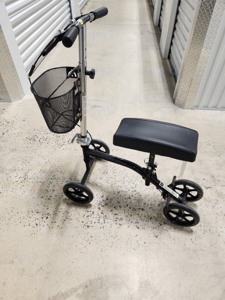 Steerable Knee Walker