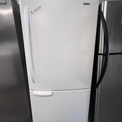 Bottom Freezer Refrigerator White 30 Inches Used 