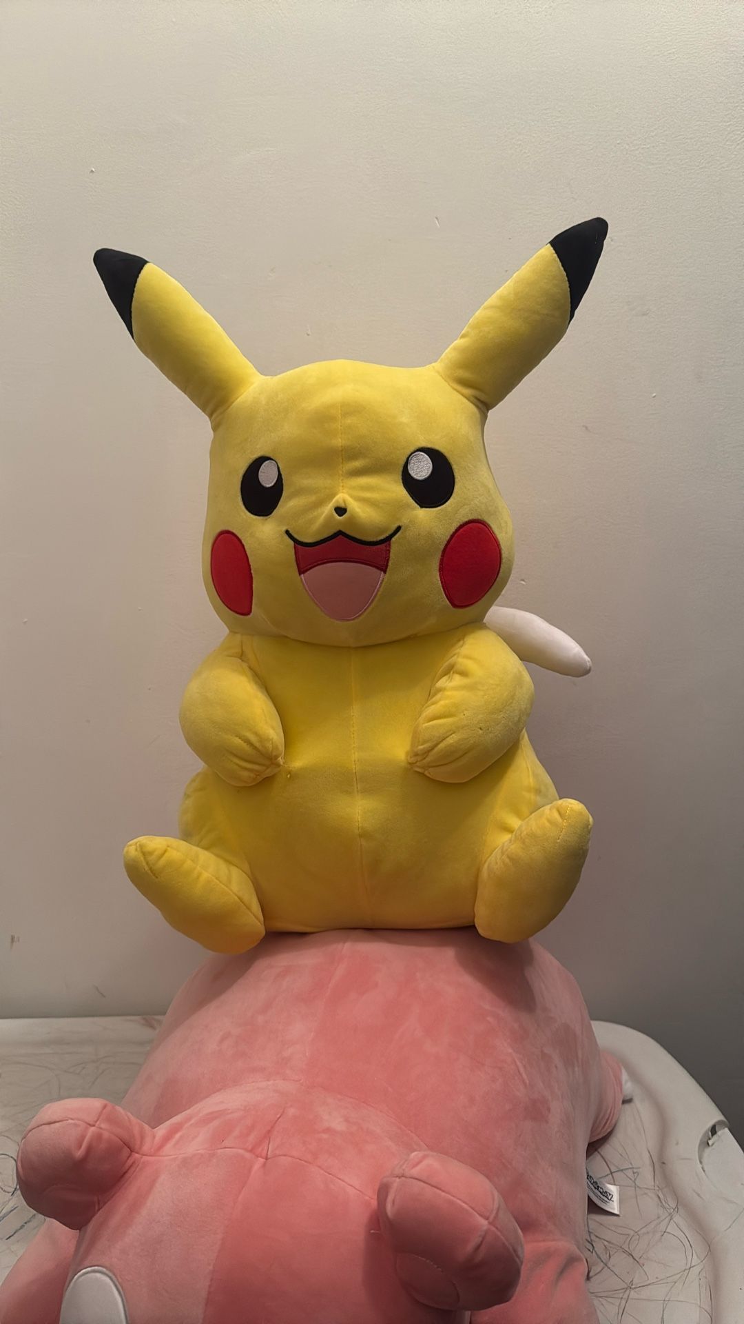 Pokémon Plushies (pikachu/Slowpoke